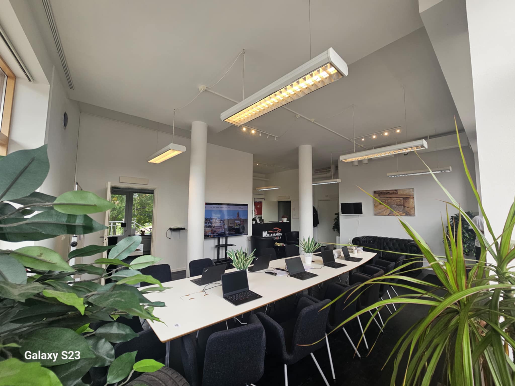 cdbdbcdc-ce92-4aa0-869f-c31054272c77